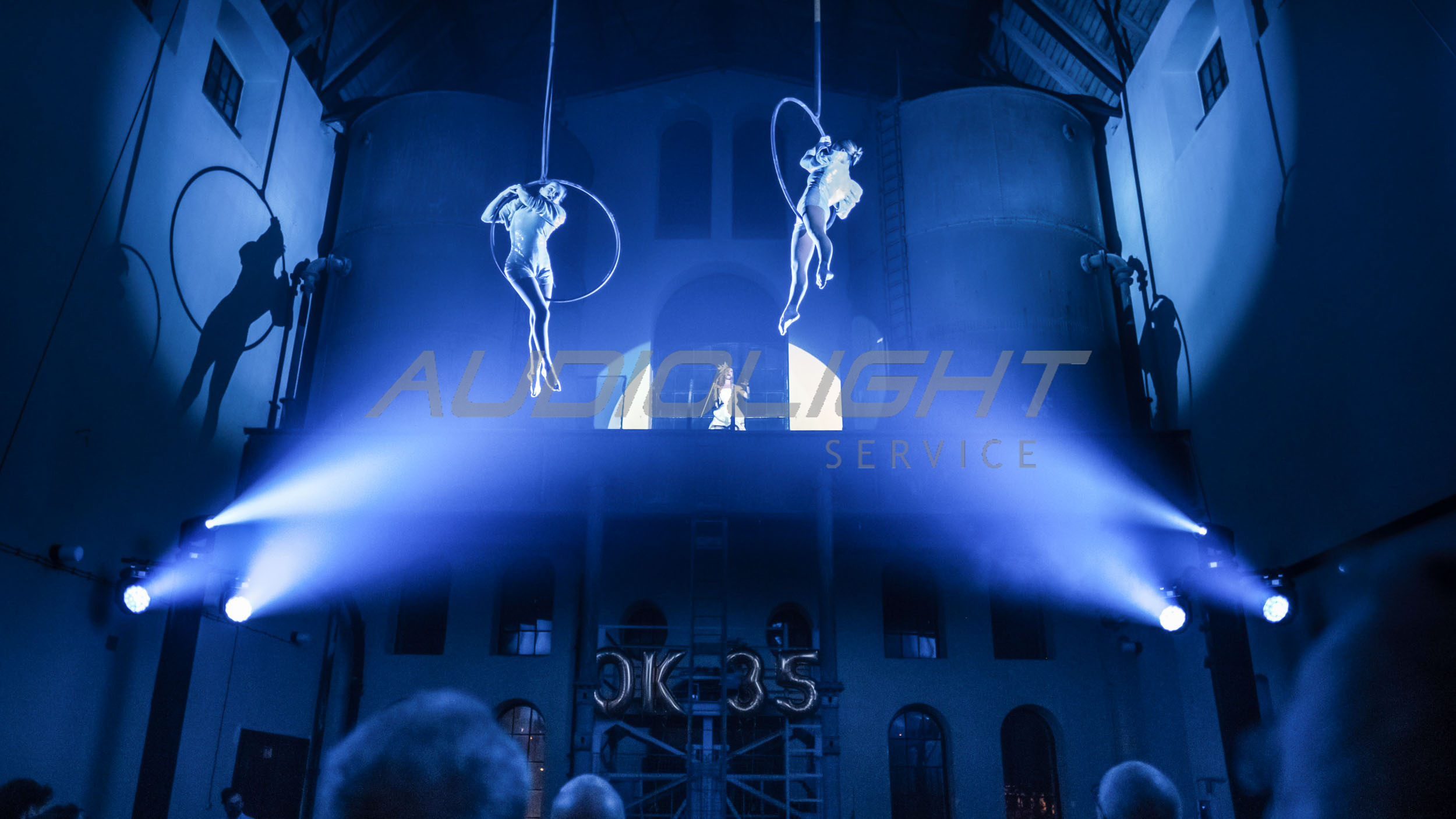 akrobatky během firemní akce