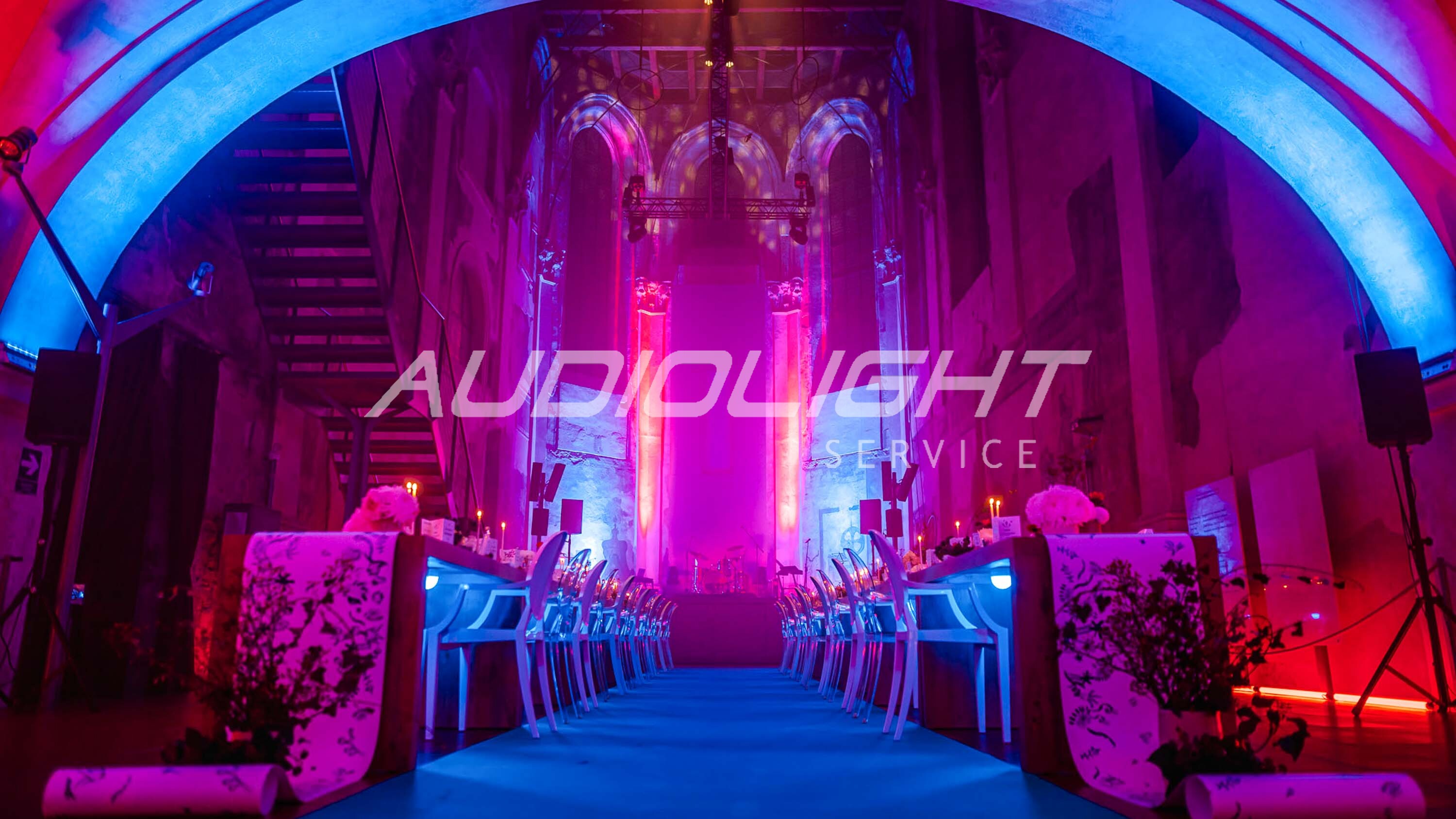 ambietní svícení v Pražské Křížovatce