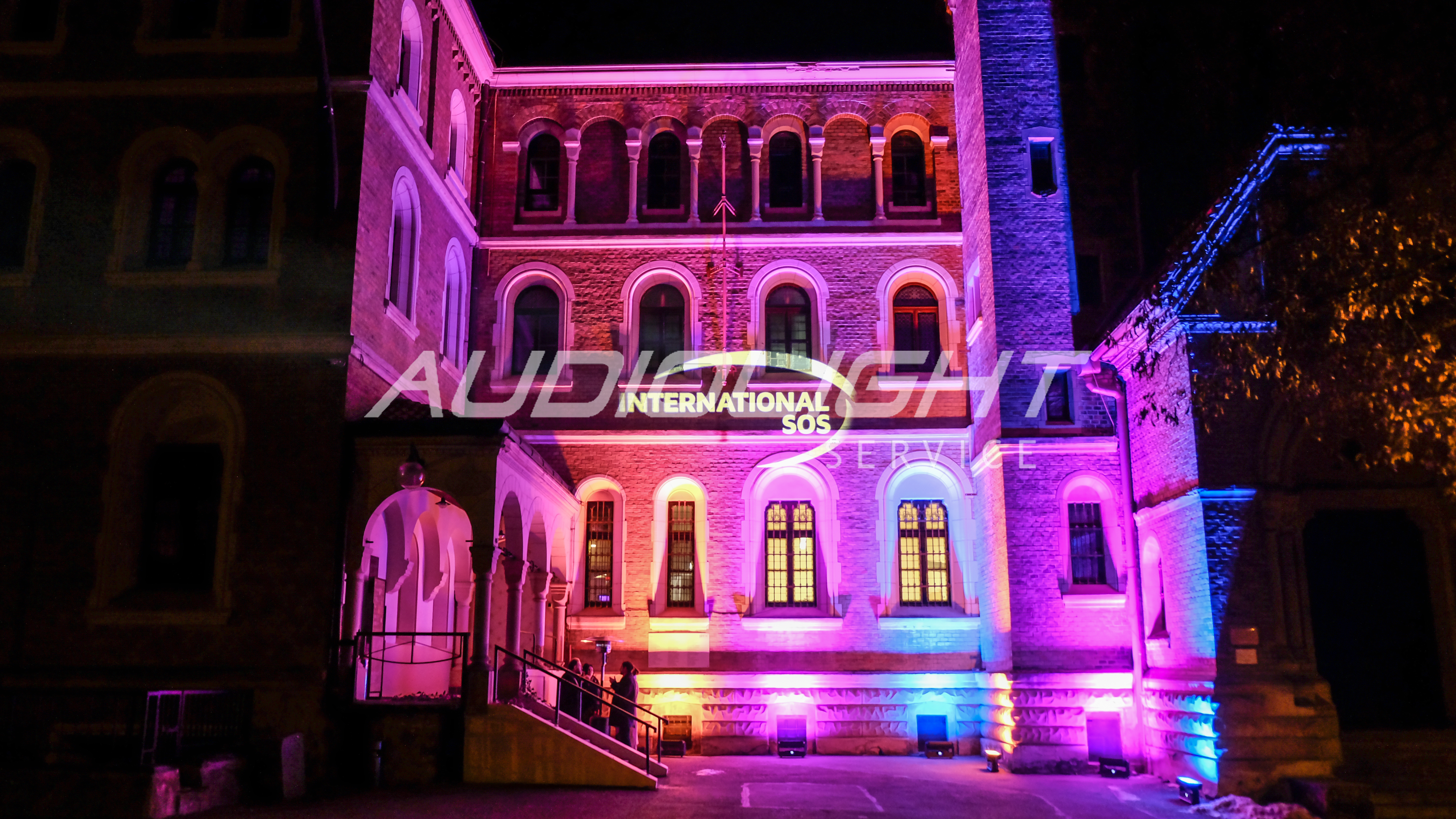 gobo projekce na budovu Gabriel loci v Praze