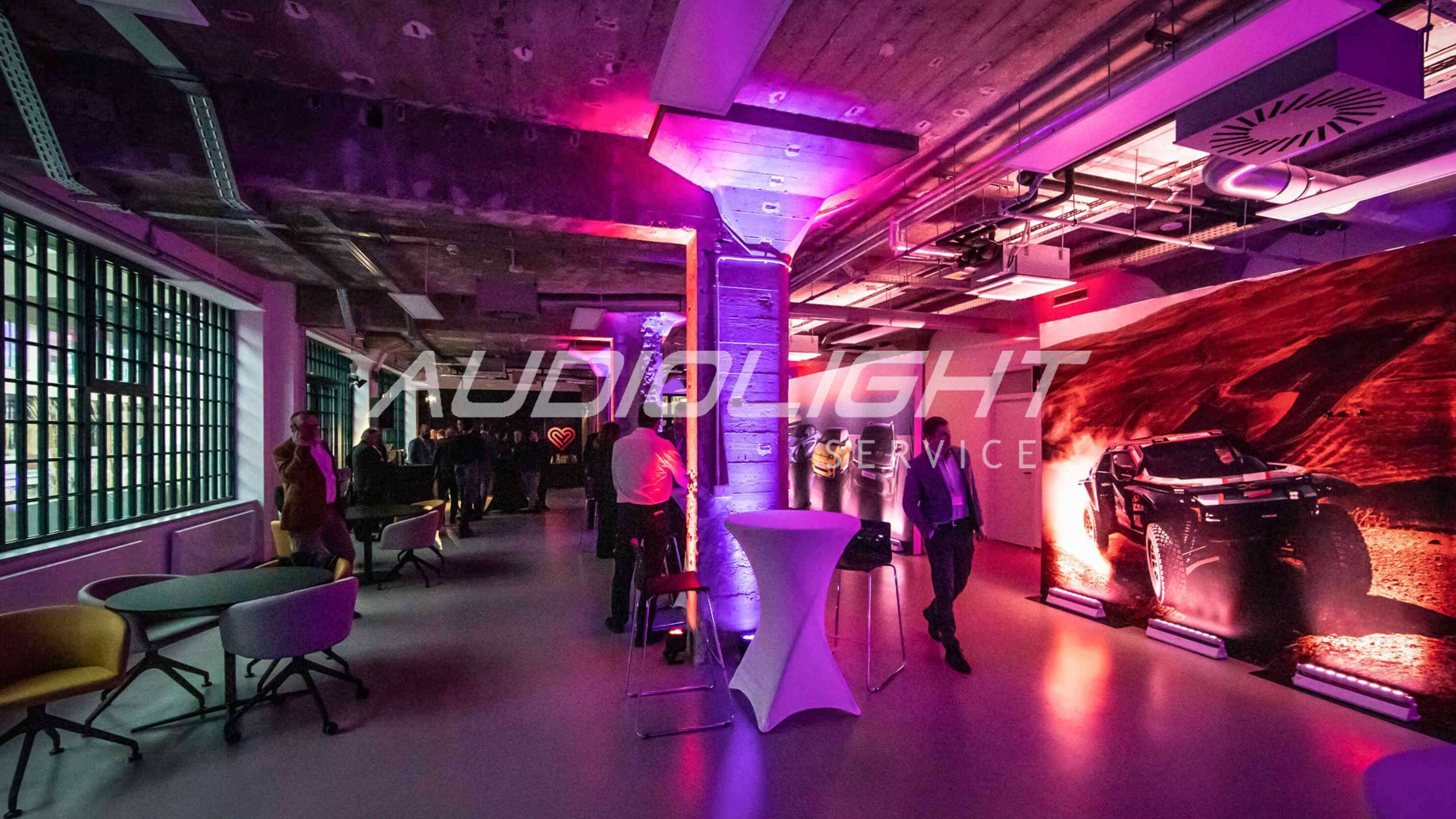 barevné svícení bylo i v přilehlých prostorách