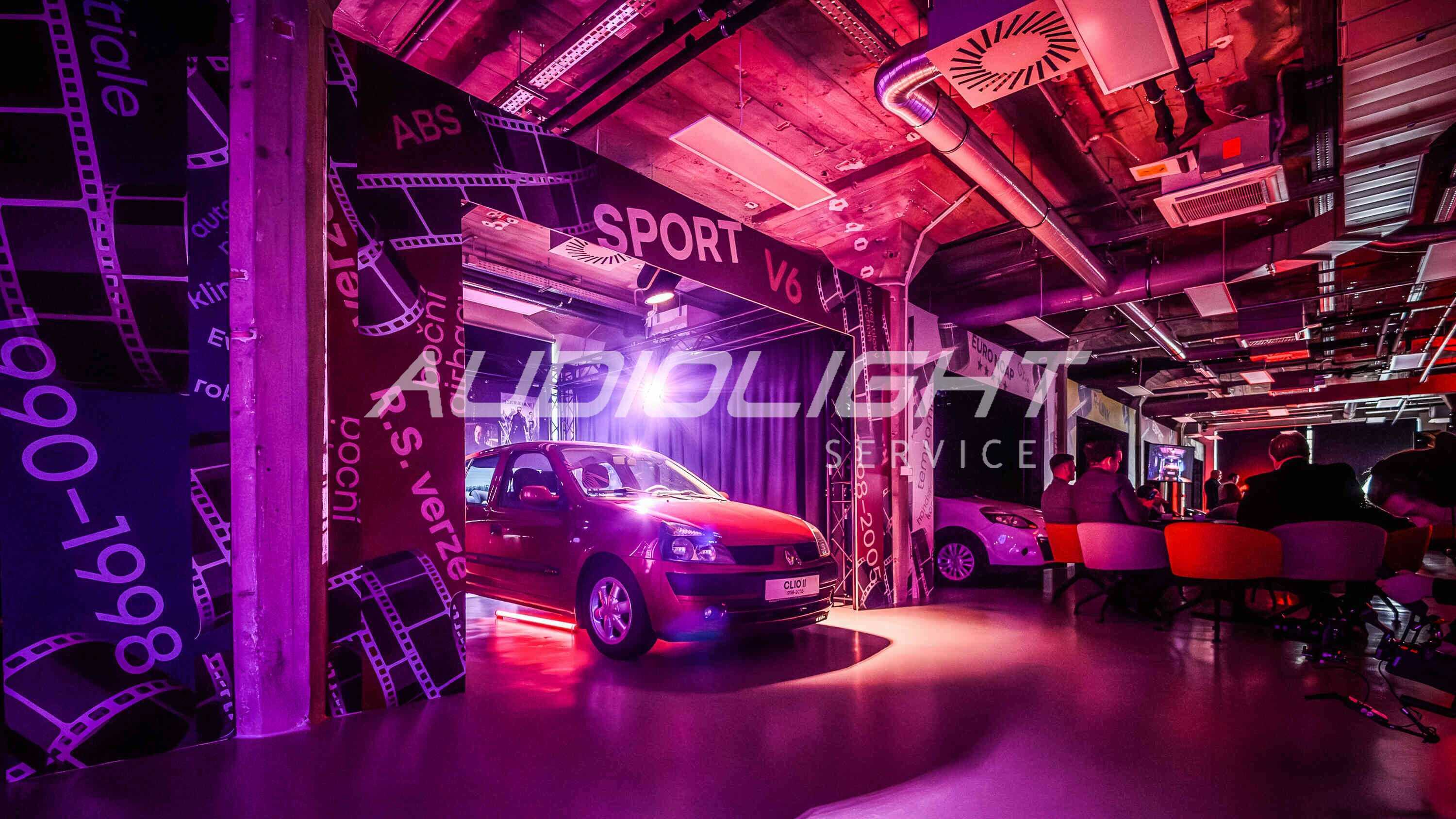 barevné svícení doprovázelo celý event